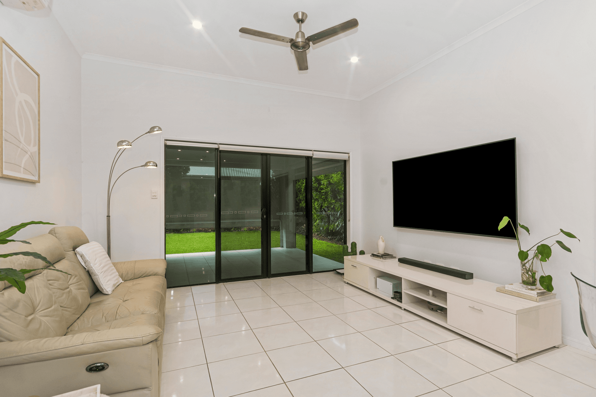 25 Huxley Crescent, OONOONBA, QLD 4811