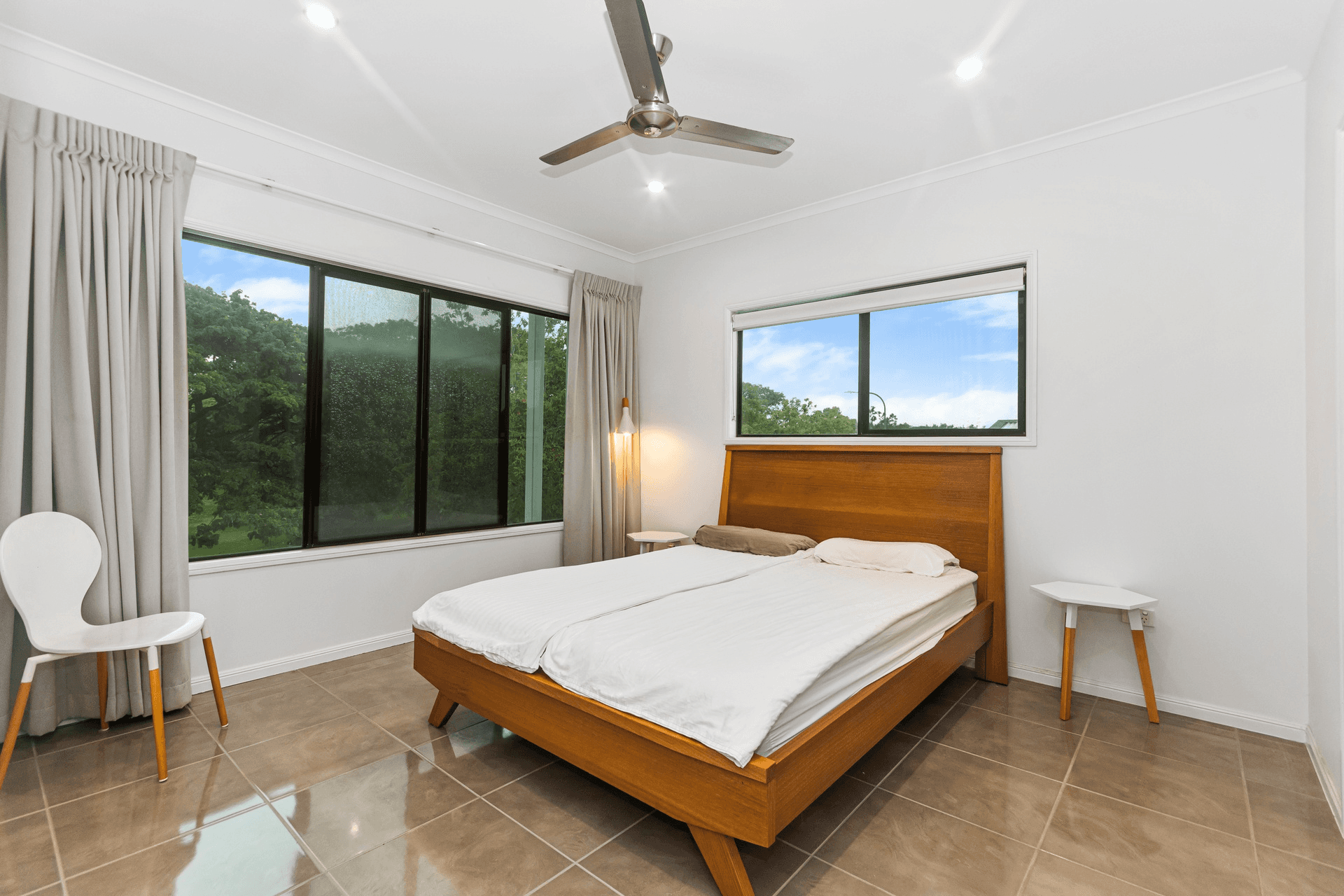 25 Huxley Crescent, OONOONBA, QLD 4811