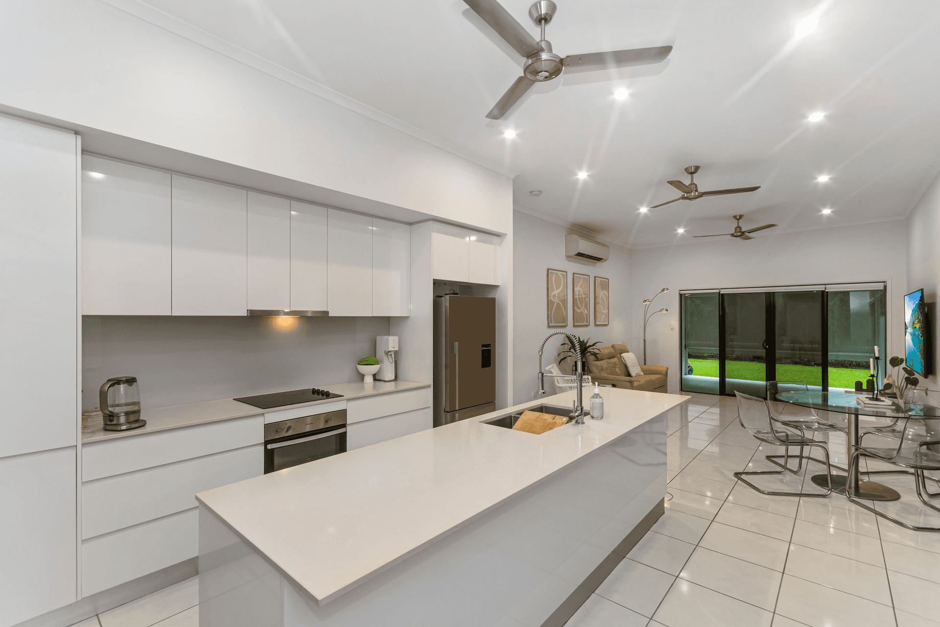 25 Huxley Crescent, OONOONBA, QLD 4811