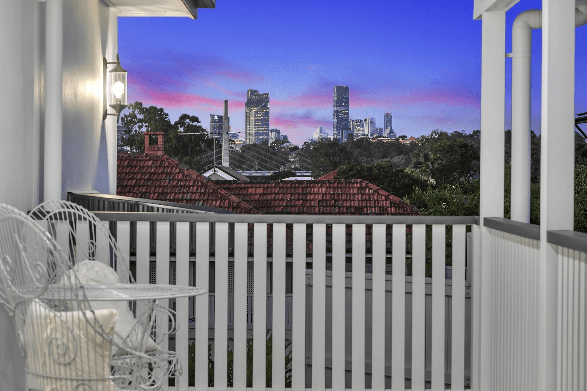 1 Palm Avenue, Fairfield, QLD 4103