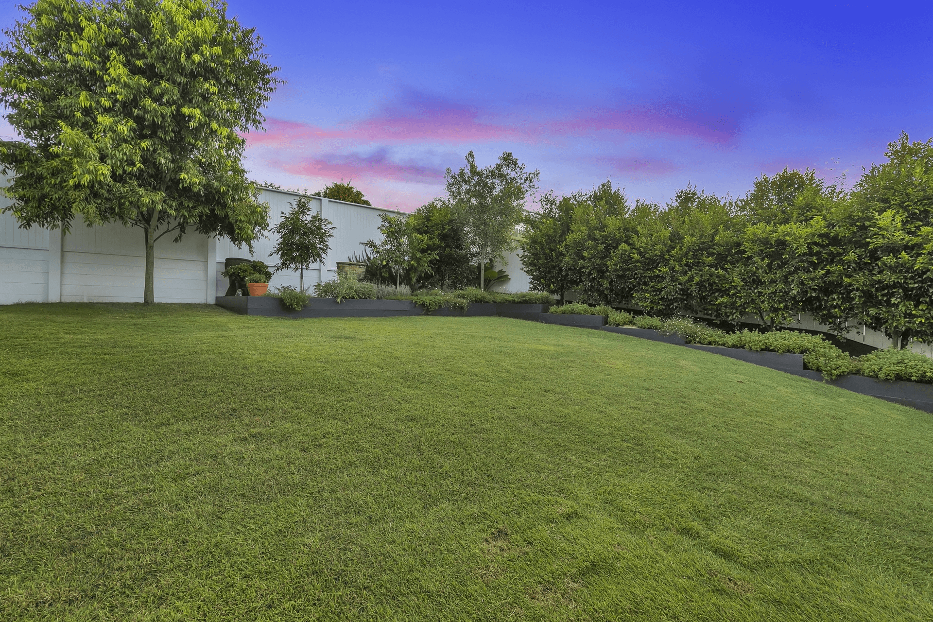 1 Palm Avenue, Fairfield, QLD 4103
