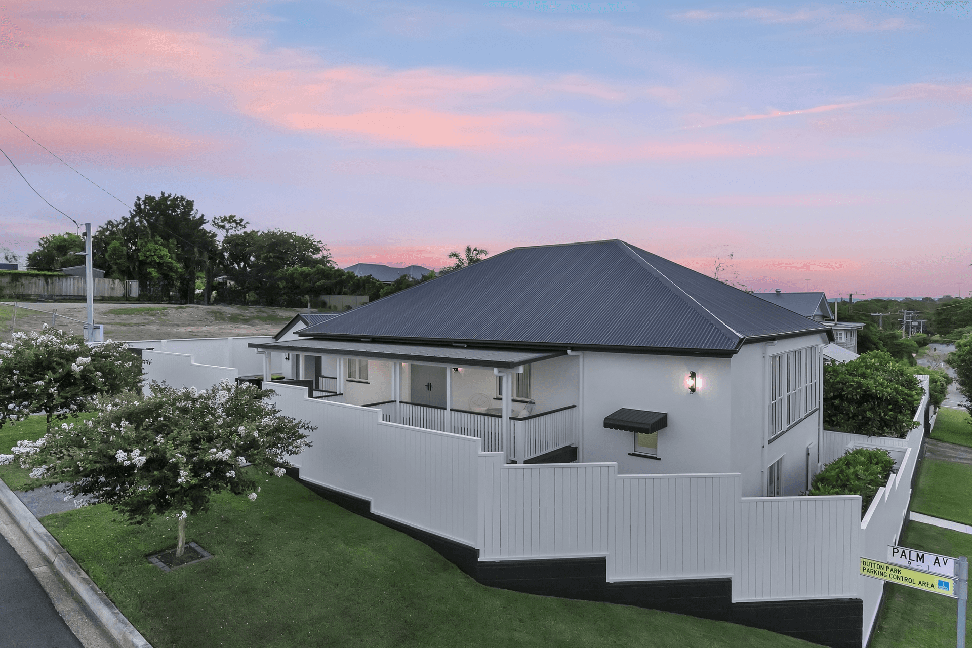 1 Palm Avenue, Fairfield, QLD 4103
