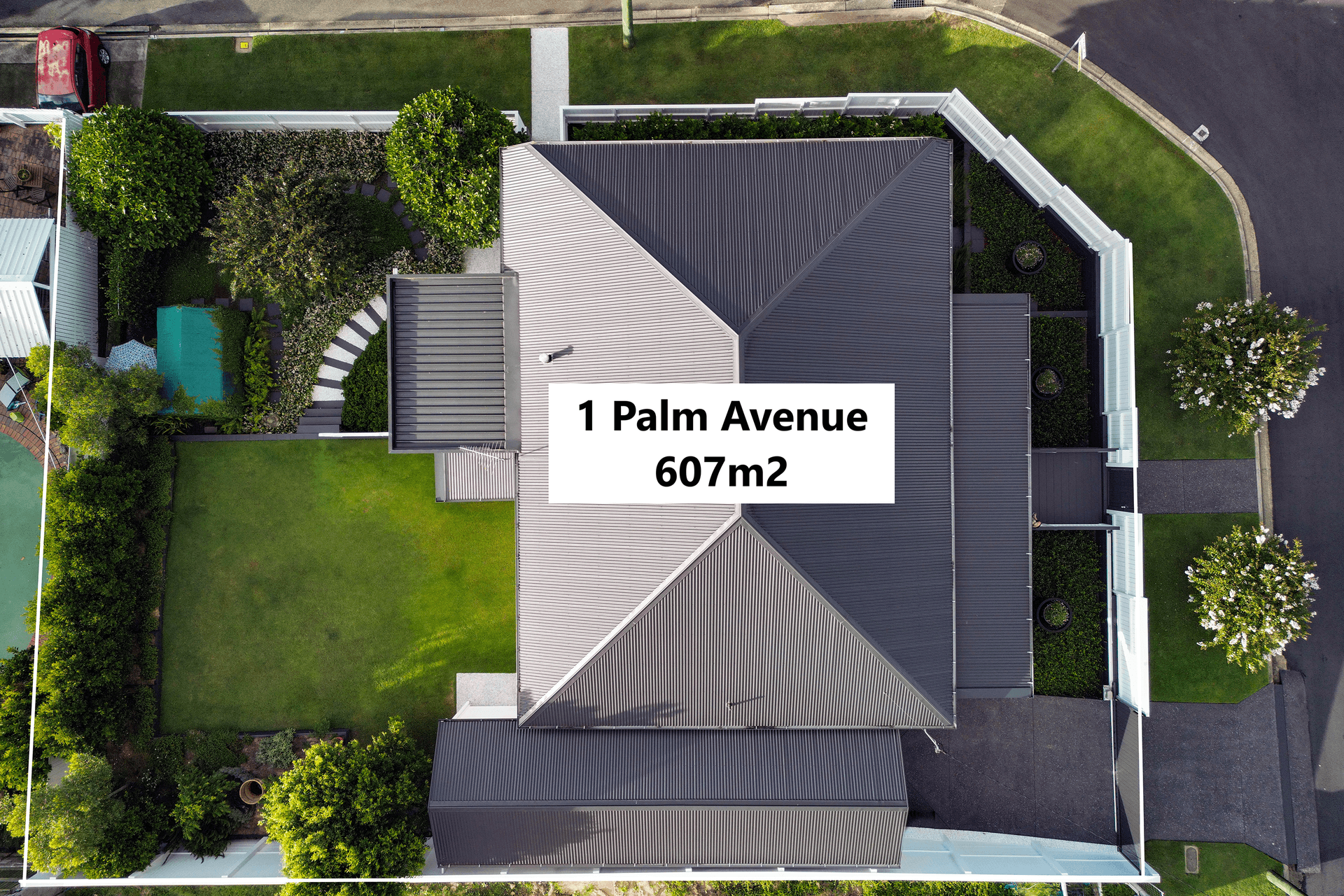 1 Palm Avenue, Fairfield, QLD 4103