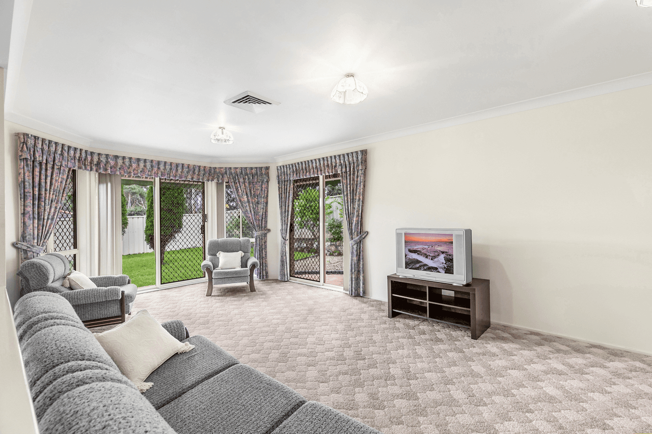 31 Agincourt Crescent, VALENTINE, NSW 2280