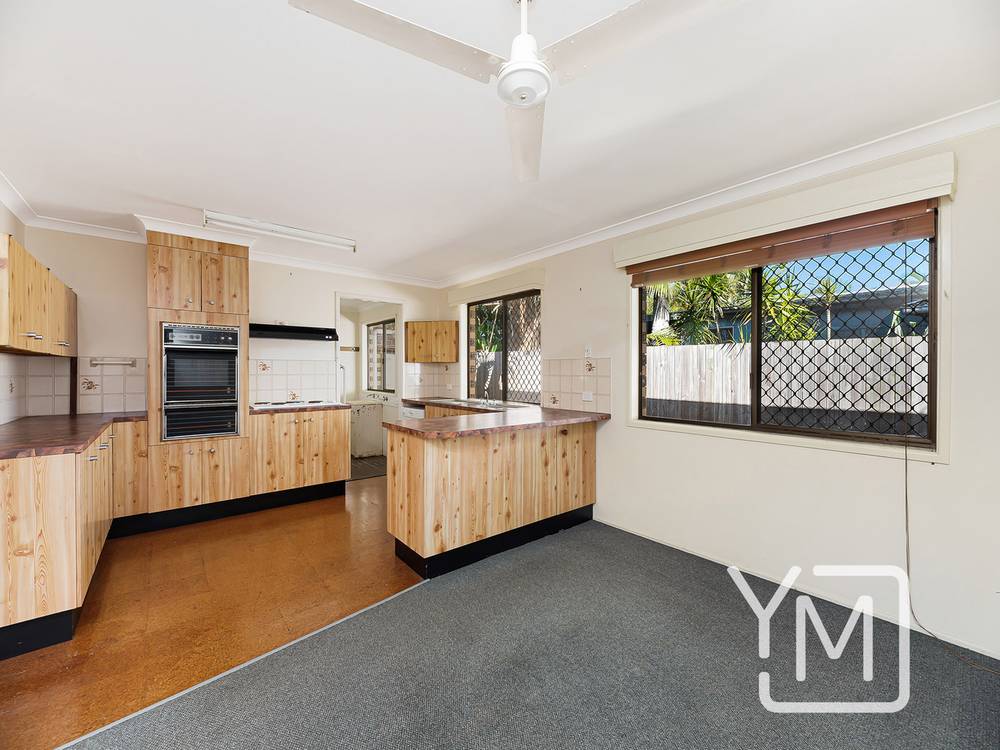 1/2 Blaxland Street, GOLDEN BEACH, QLD 4551
