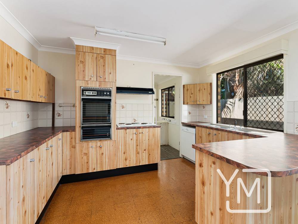 1/2 Blaxland Street, GOLDEN BEACH, QLD 4551