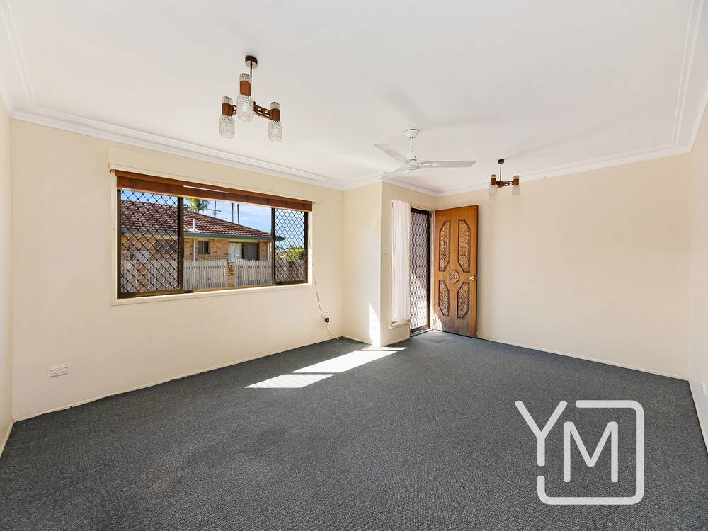 1/2 Blaxland Street, GOLDEN BEACH, QLD 4551