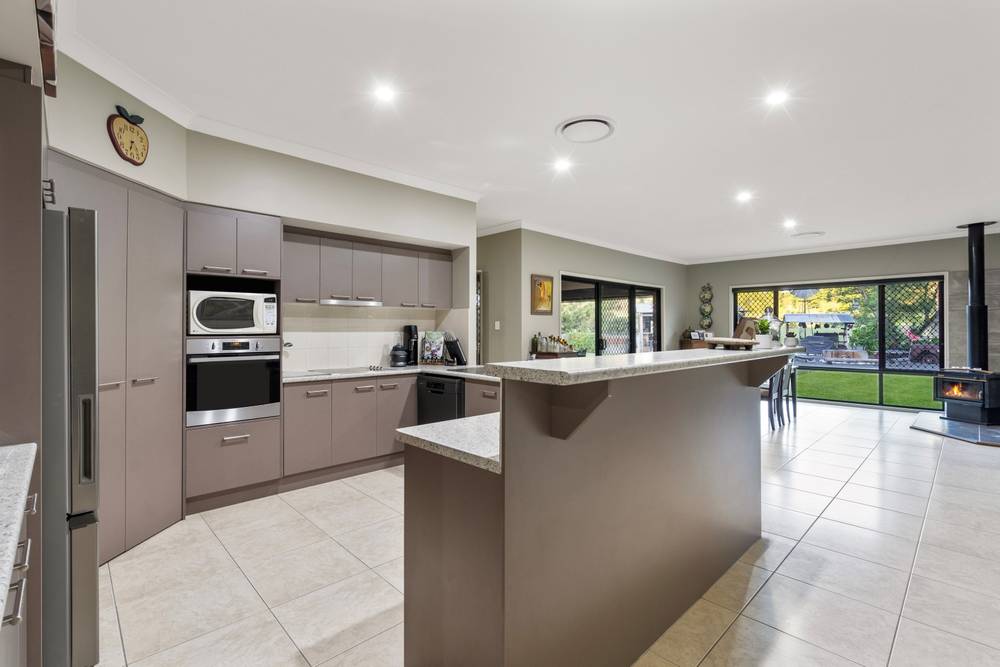 89 Cabernet Crescent, PINE MOUNTAIN, QLD 4306