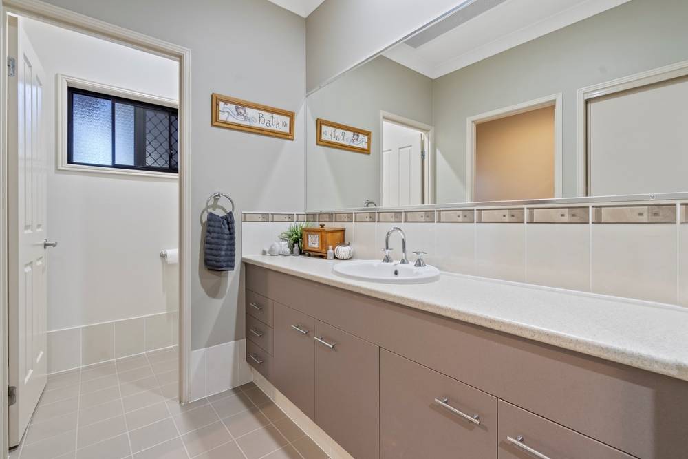 89 Cabernet Crescent, PINE MOUNTAIN, QLD 4306