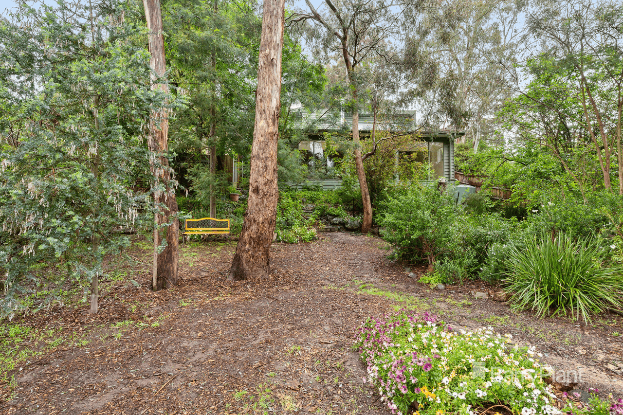 37 Haleys Gully Road, Hurstbridge, VIC 3099