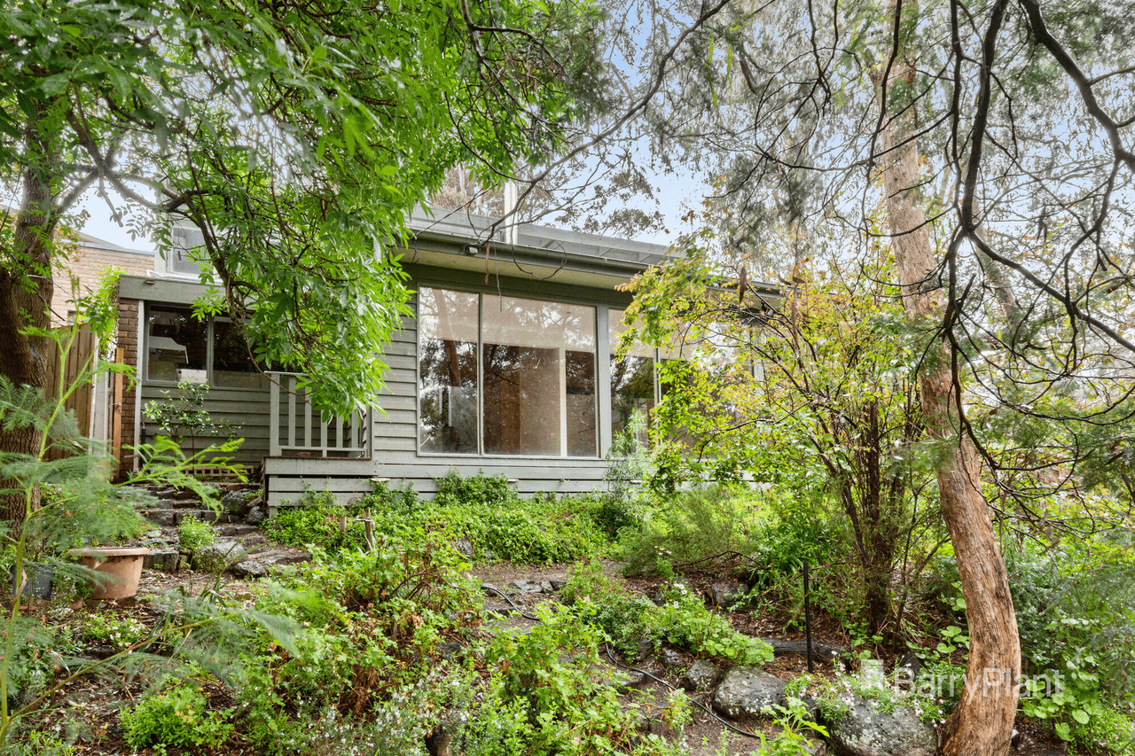 37 Haleys Gully Road, Hurstbridge, VIC 3099