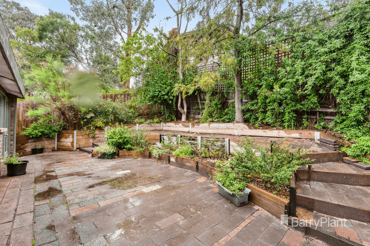 37 Haleys Gully Road, Hurstbridge, VIC 3099