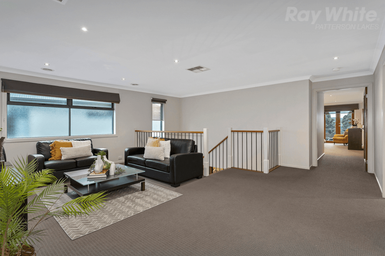 18 Coorong Circle, WATERWAYS, VIC 3195