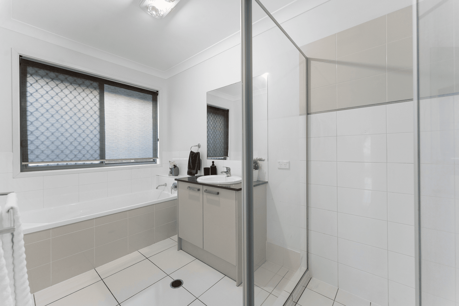 4 Tea Tree Street, Heathwood, QLD 4110