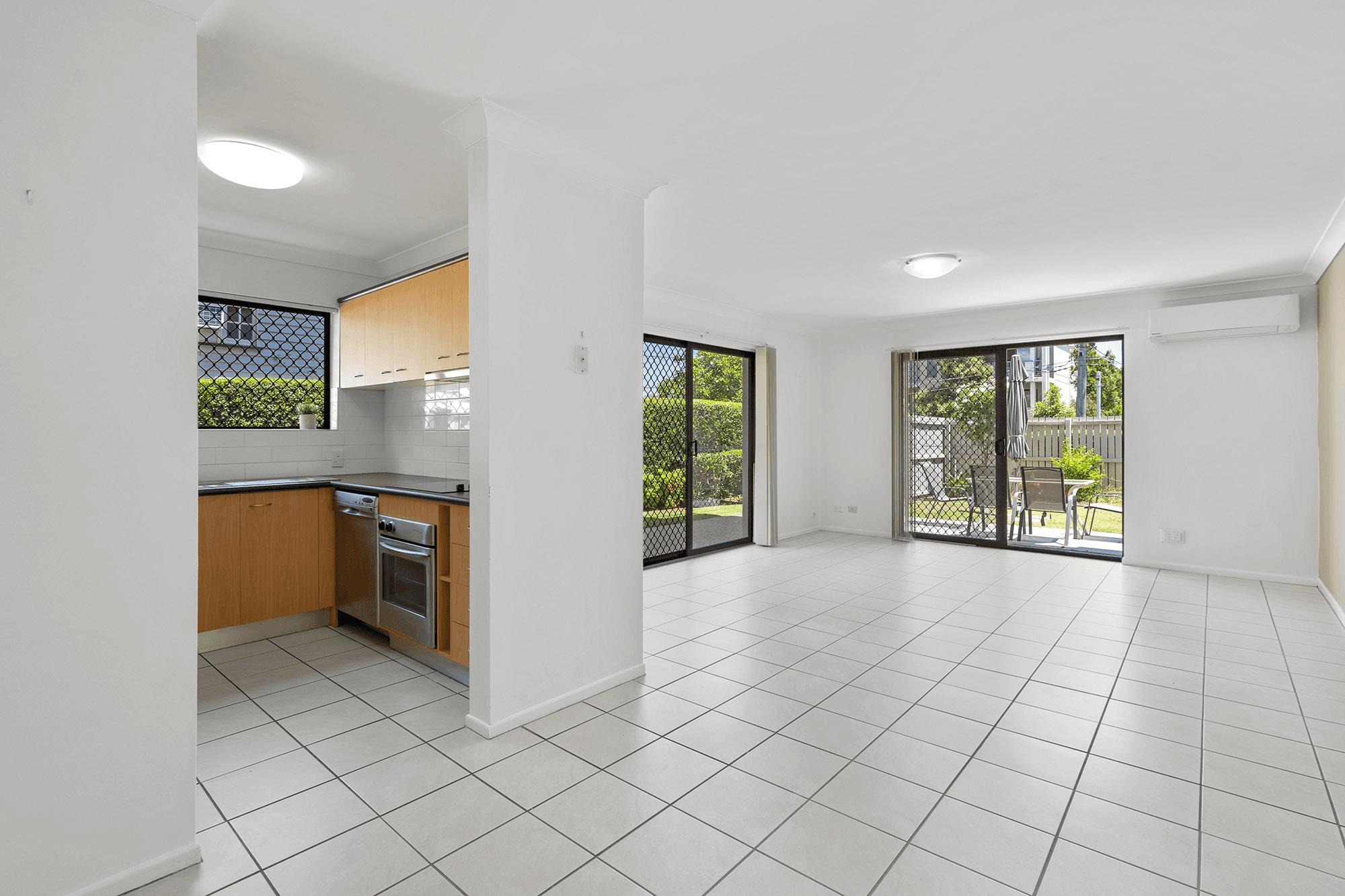 1/46 Crump Street, HOLLAND PARK WEST, QLD 4121