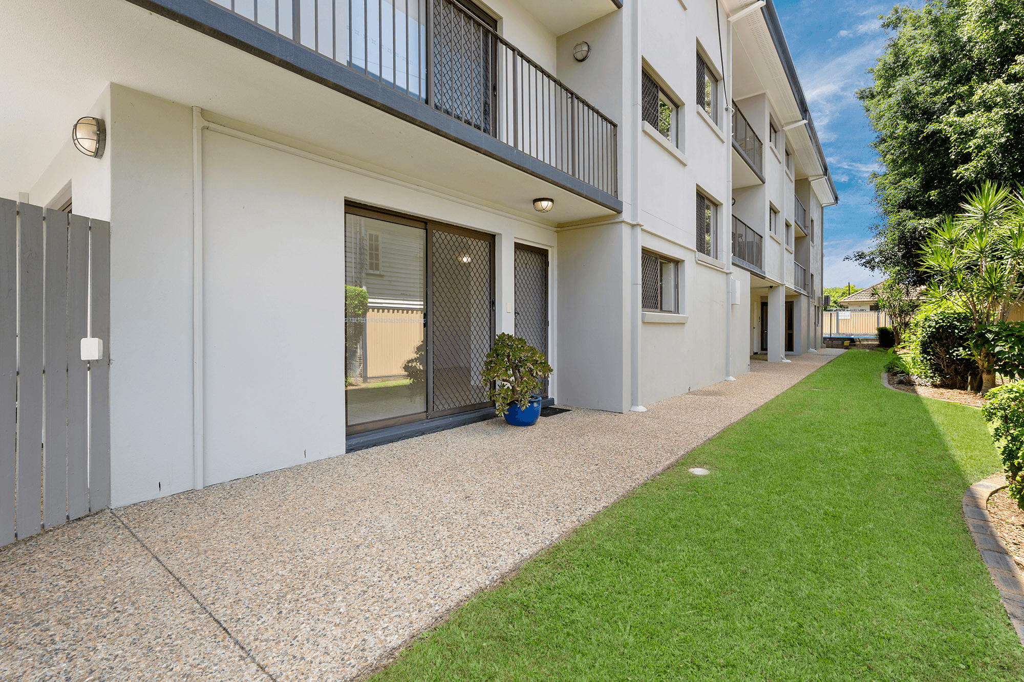 1/46 Crump Street, HOLLAND PARK WEST, QLD 4121