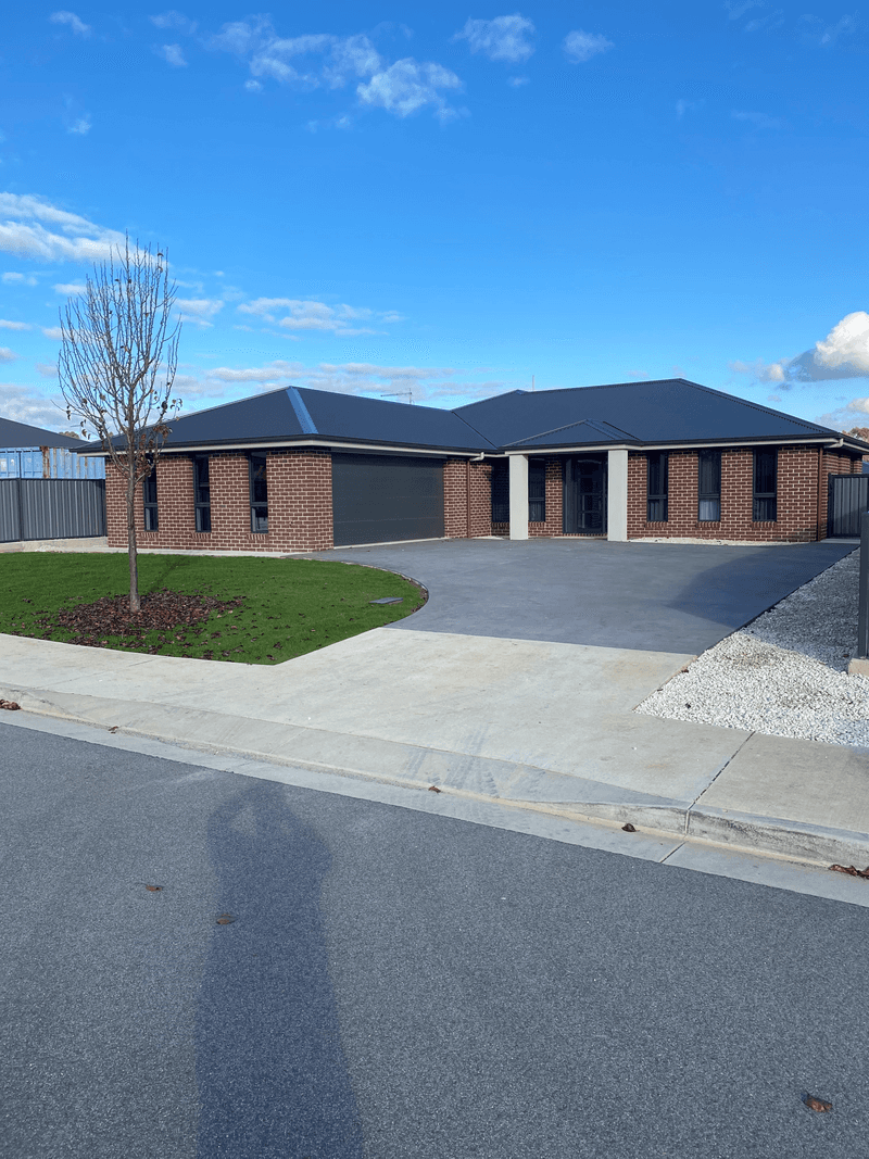 10 Braeburn Parade, LEGANA, TAS 7277