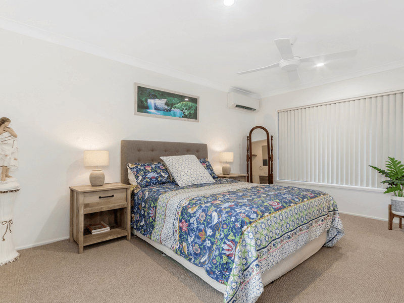 34 Freda Street, ASHMORE, QLD 4214