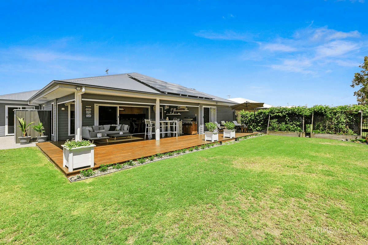 17 Sirenia Drive, Burrum Heads, QLD 4659