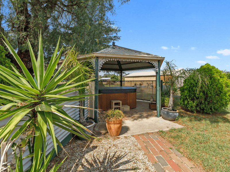 57 BANK STREET, AVENEL, VIC 3664