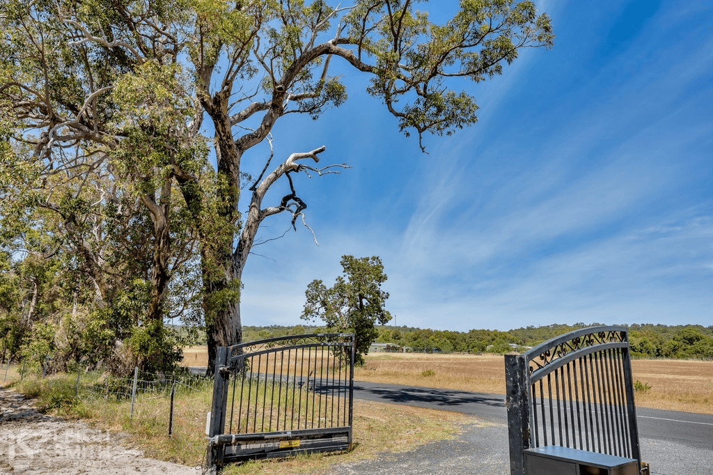 851 Southern Estuary Road, Lake Clifton, WA 6215