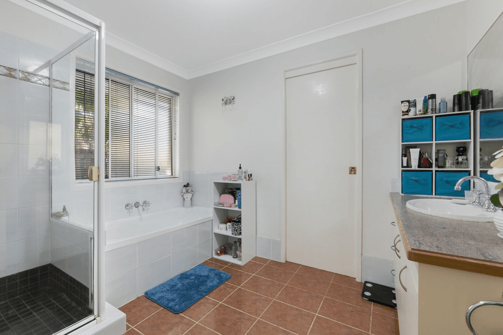 6 Ilminster Crescent, MUDGEERABA, QLD 4213