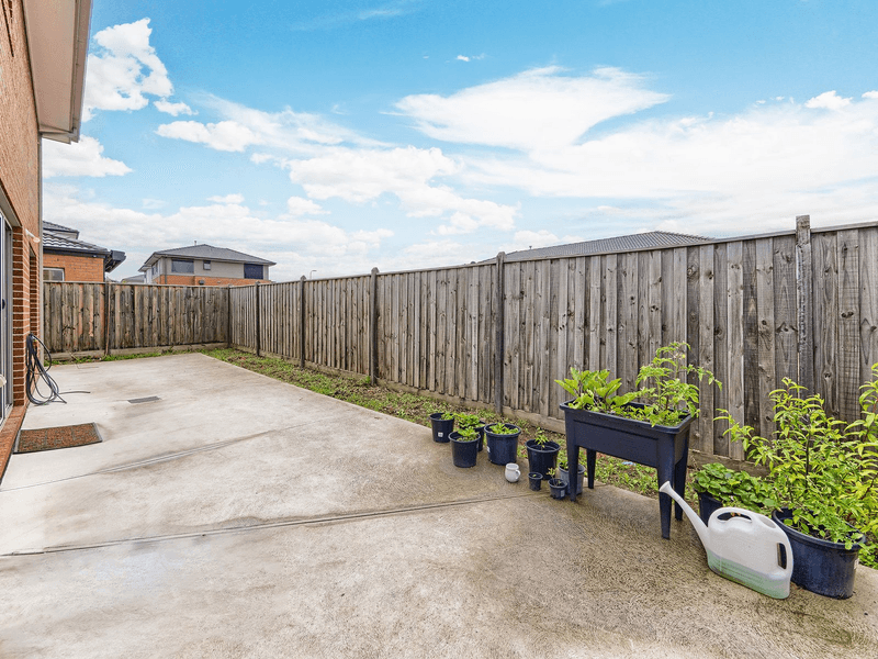 185 Heather Grove, CLYDE NORTH, VIC 3978