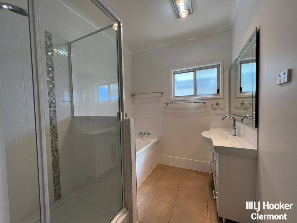 19 Athol Court, CLERMONT, QLD 4721