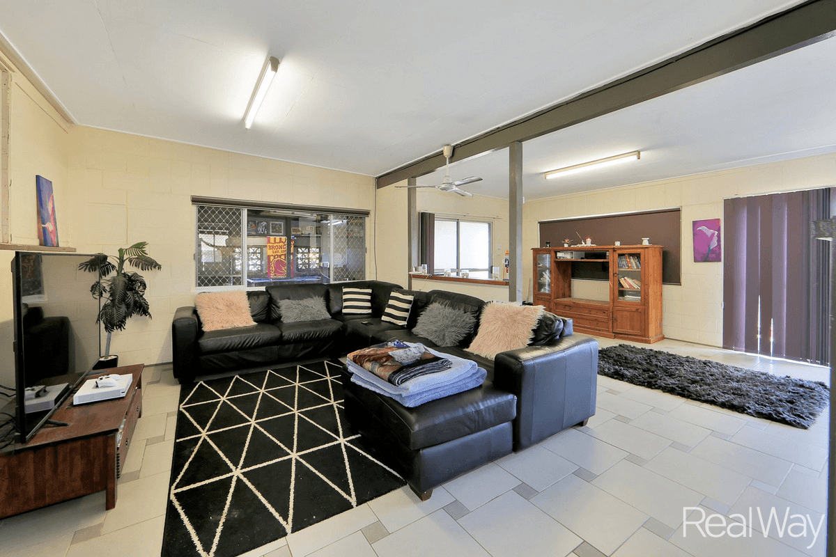 11 Alamein Street, Svensson Heights, QLD 4670