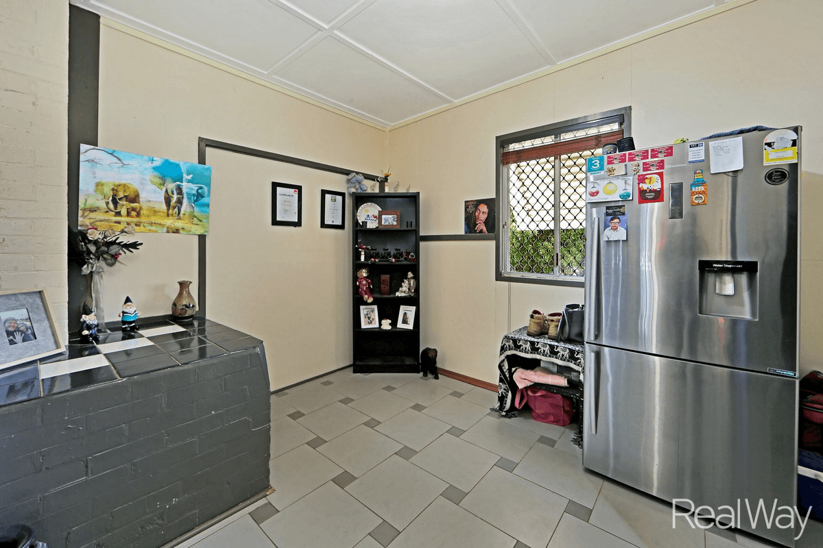 11 Alamein Street, Svensson Heights, QLD 4670