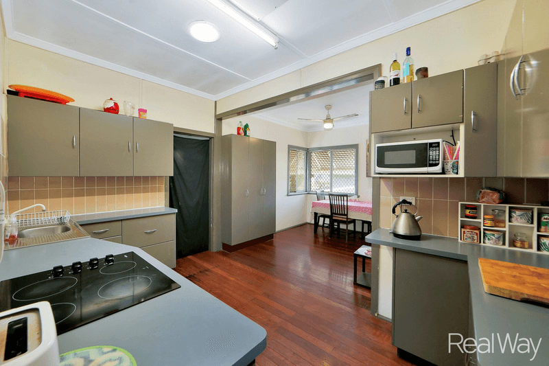 11 Alamein Street, Svensson Heights, QLD 4670