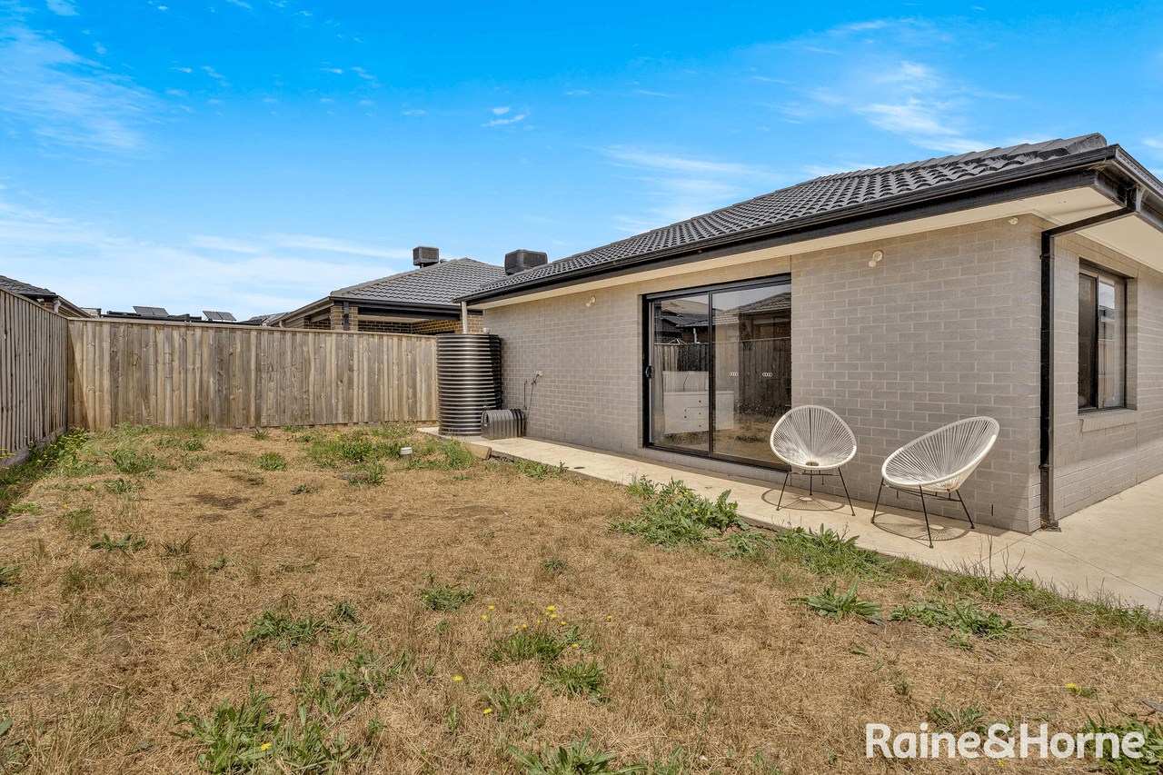 8 Maroon Way, DIGGERS REST, VIC 3427