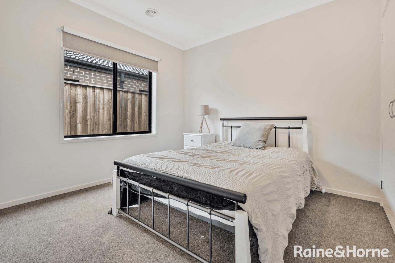 8 Maroon Way, DIGGERS REST, VIC 3427