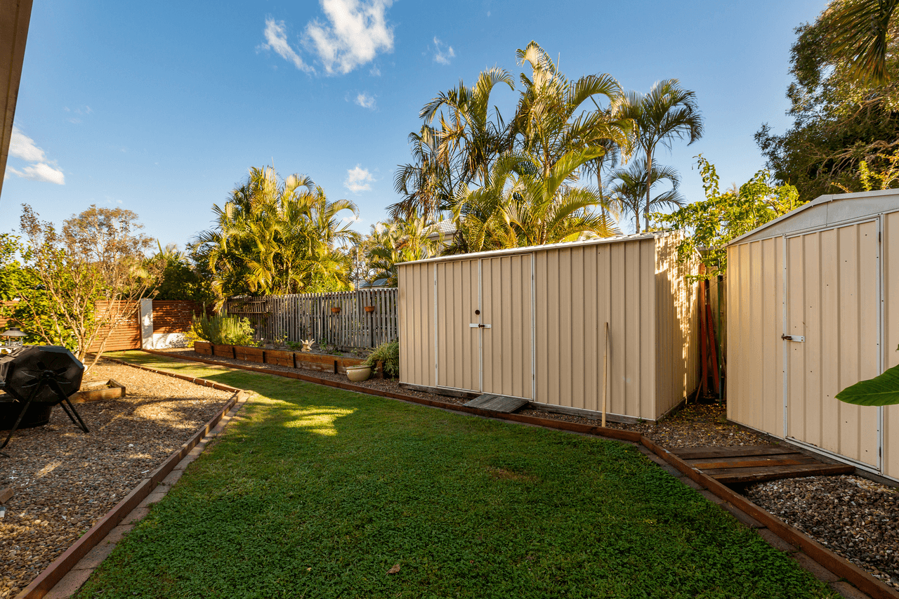 10 Lakeshore Drive, HELENSVALE, QLD 4212