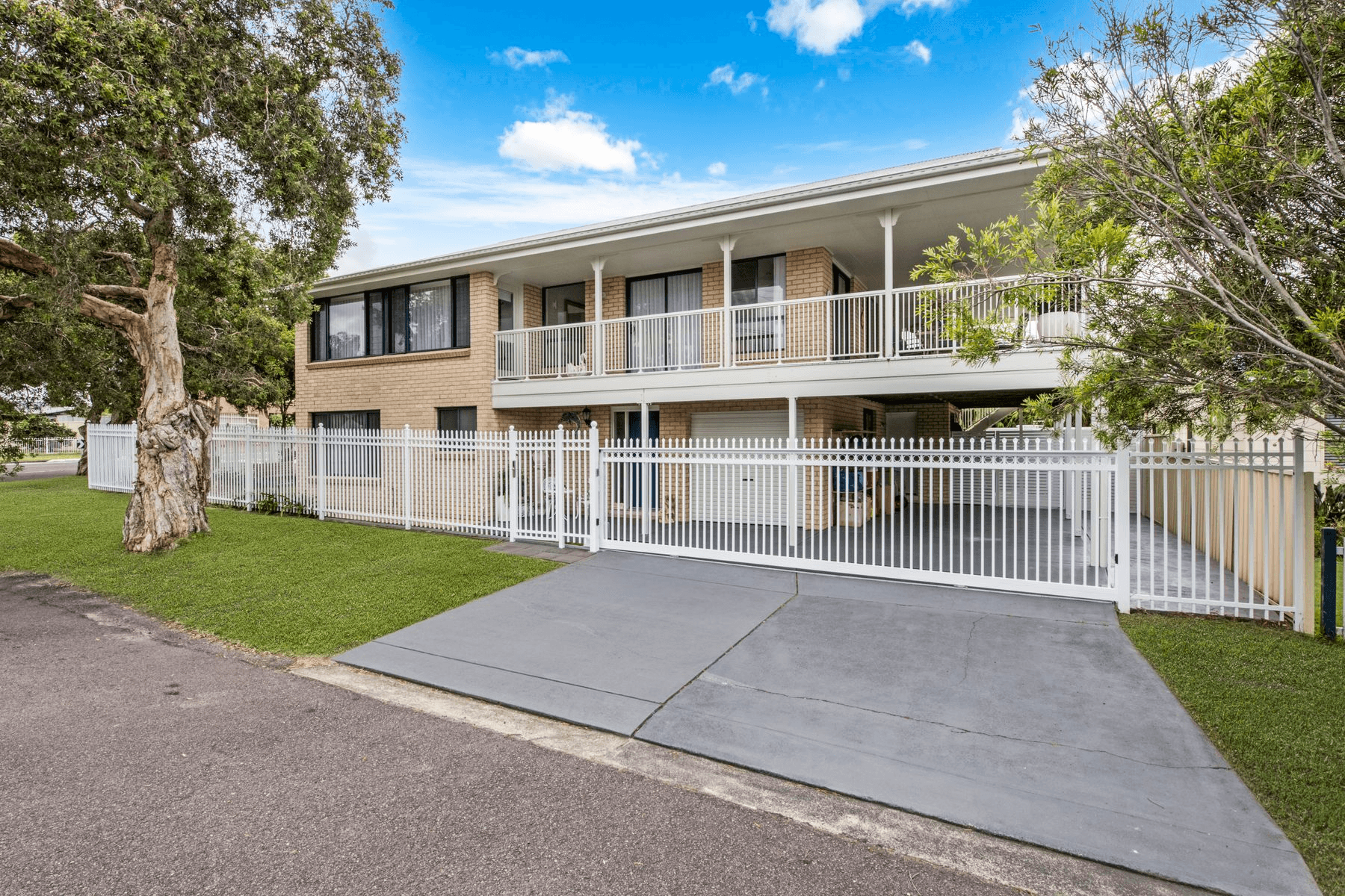 126 Bay Road, Toowoon Bay, NSW 2261