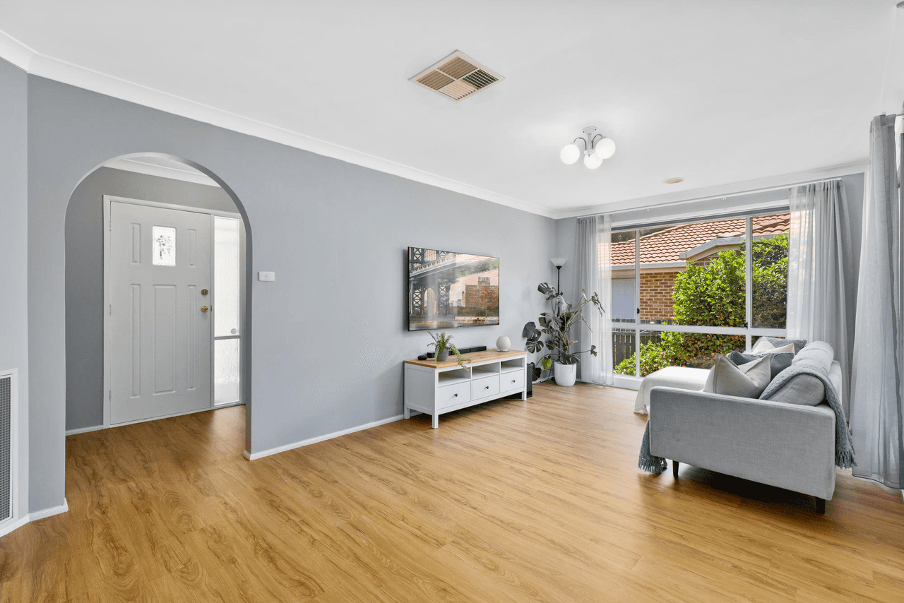 8 Berkeley Street, DUNLOP, ACT 2615
