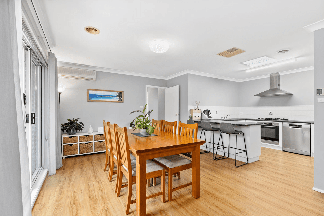 8 Berkeley Street, DUNLOP, ACT 2615