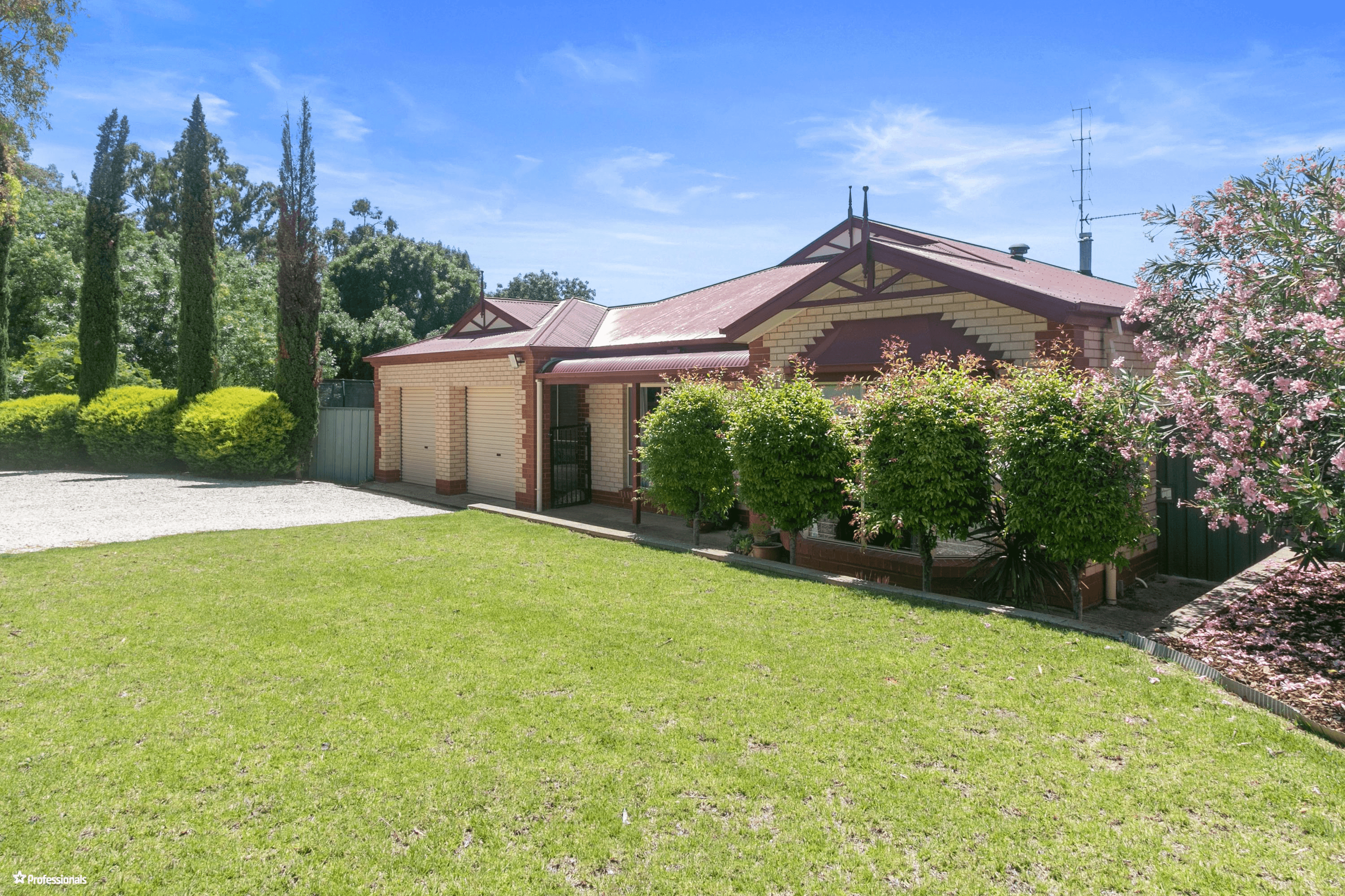 17 Adelaide North Road, WATERVALE, SA 5452