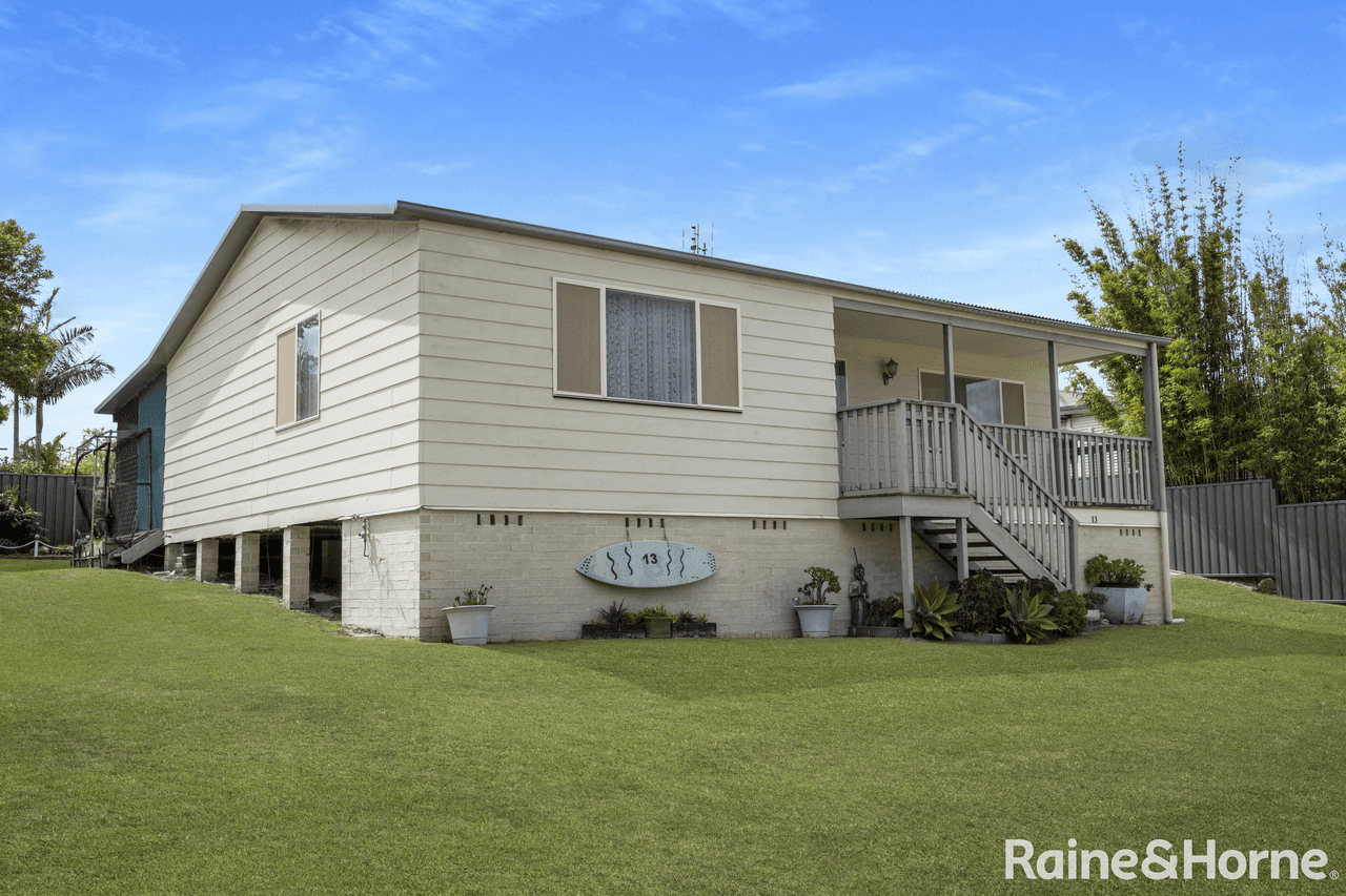 13  Renown Avenue, SHOALHAVEN HEADS, NSW 2535