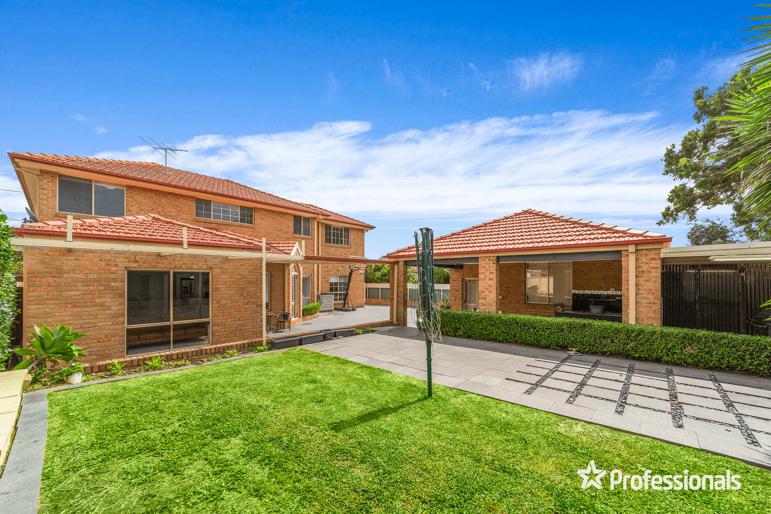 37 Victor Avenue, Picnic Point, NSW 2213