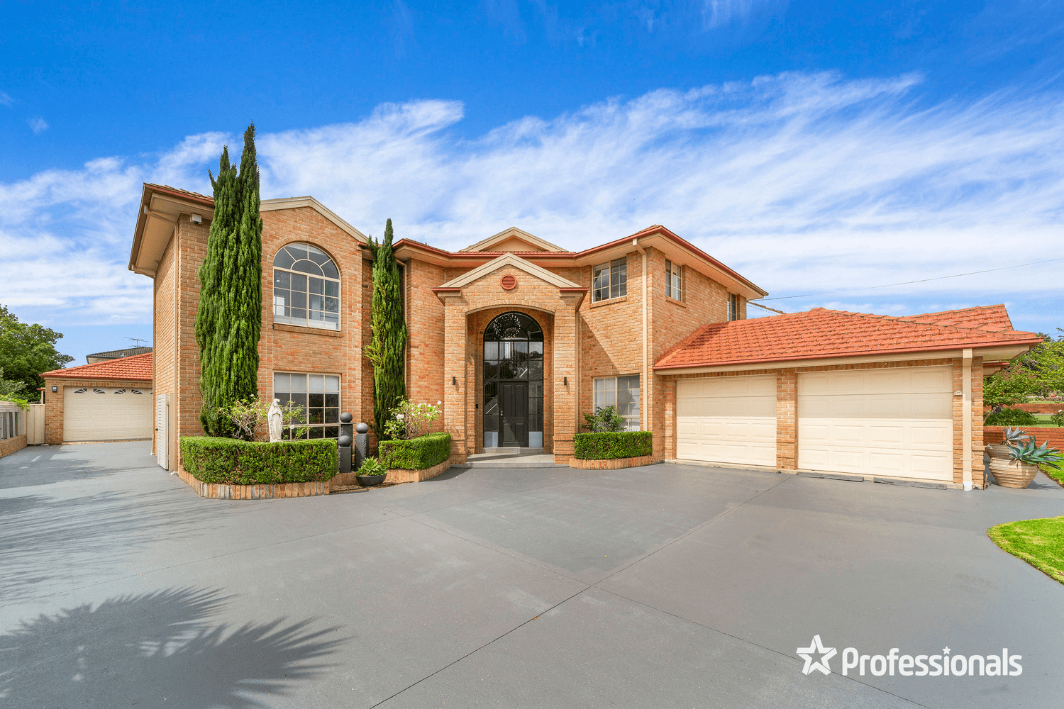 37 Victor Avenue, Picnic Point, NSW 2213