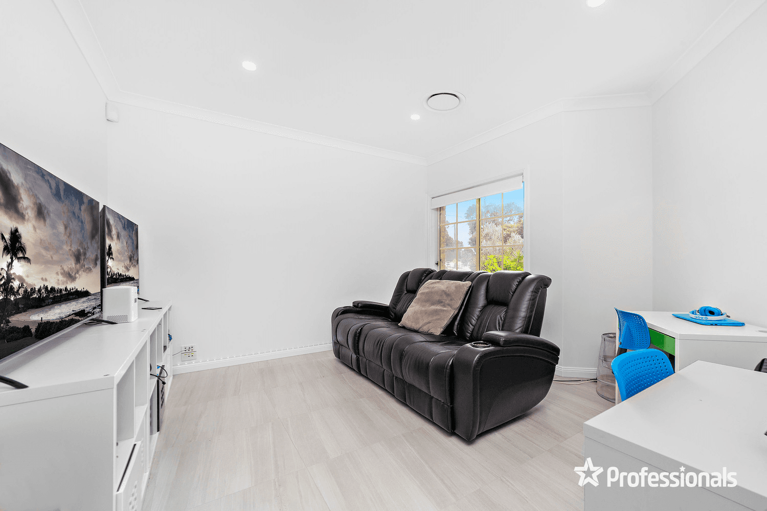 37 Victor Avenue, Picnic Point, NSW 2213