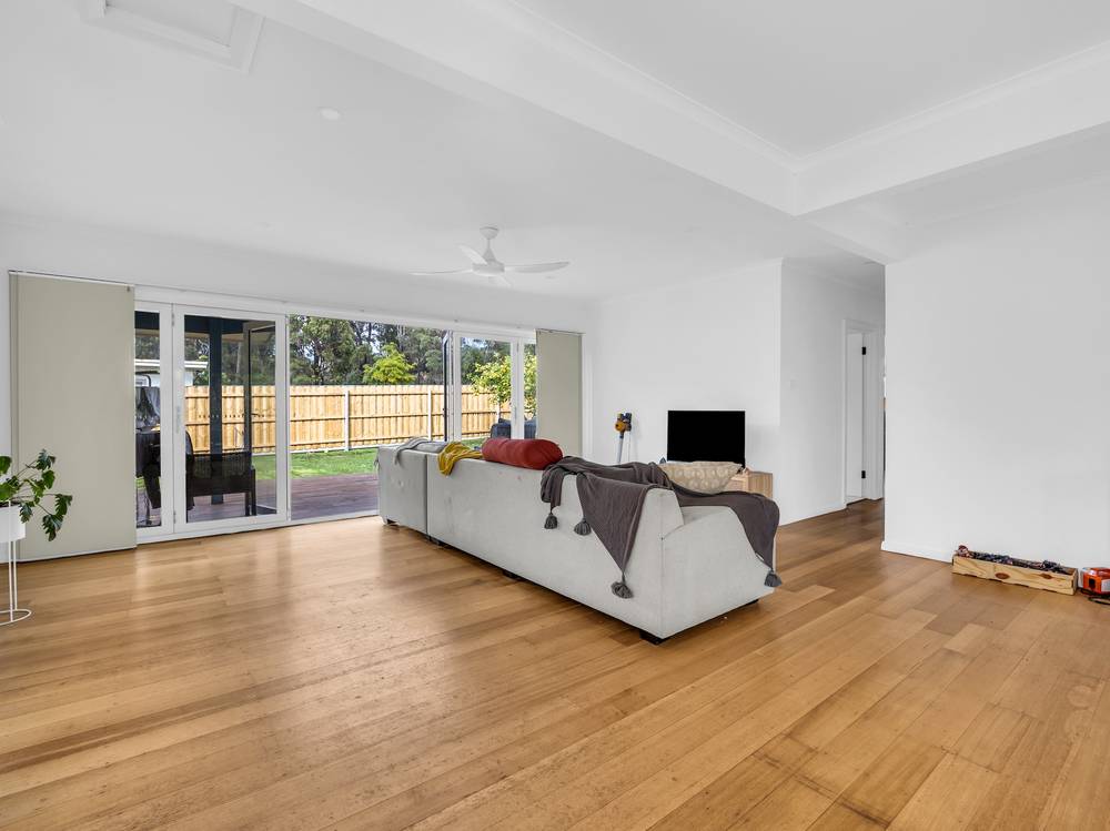 5 Hunter Street, MALLACOOTA, VIC 3892