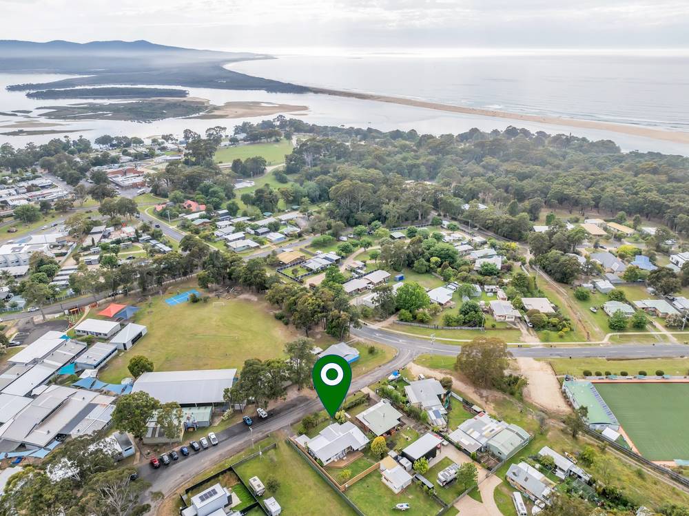 5 Hunter Street, MALLACOOTA, VIC 3892