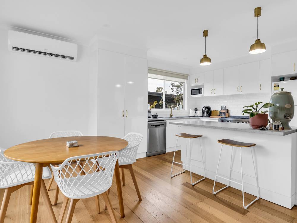 5 Hunter Street, MALLACOOTA, VIC 3892