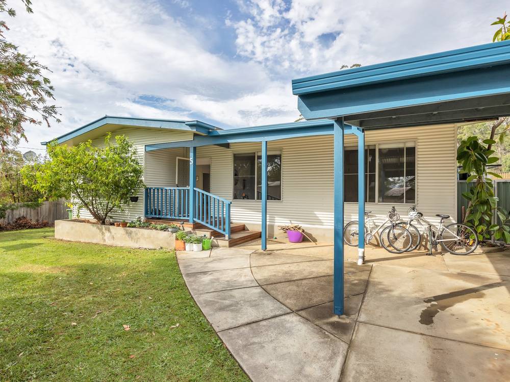 5 Hunter Street, MALLACOOTA, VIC 3892