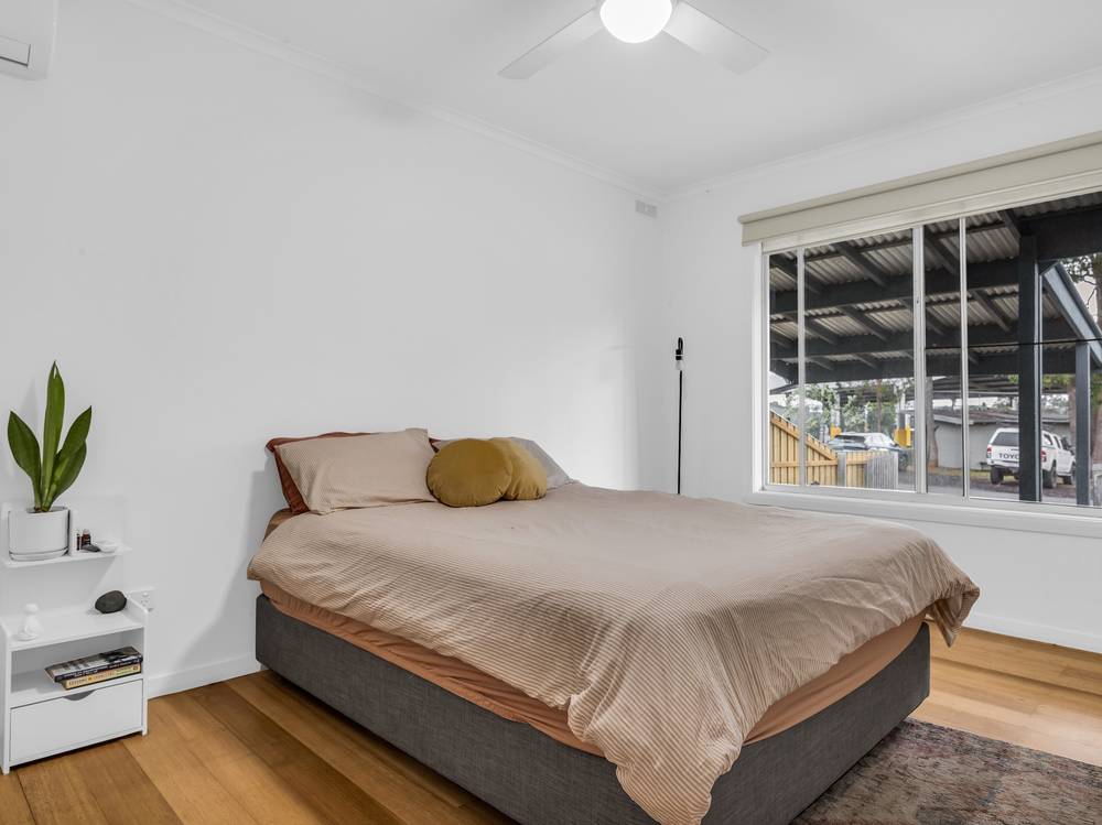 5 Hunter Street, MALLACOOTA, VIC 3892