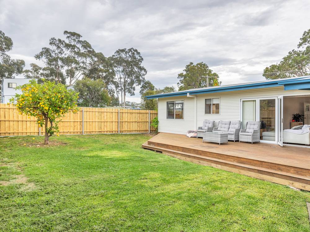 5 Hunter Street, MALLACOOTA, VIC 3892