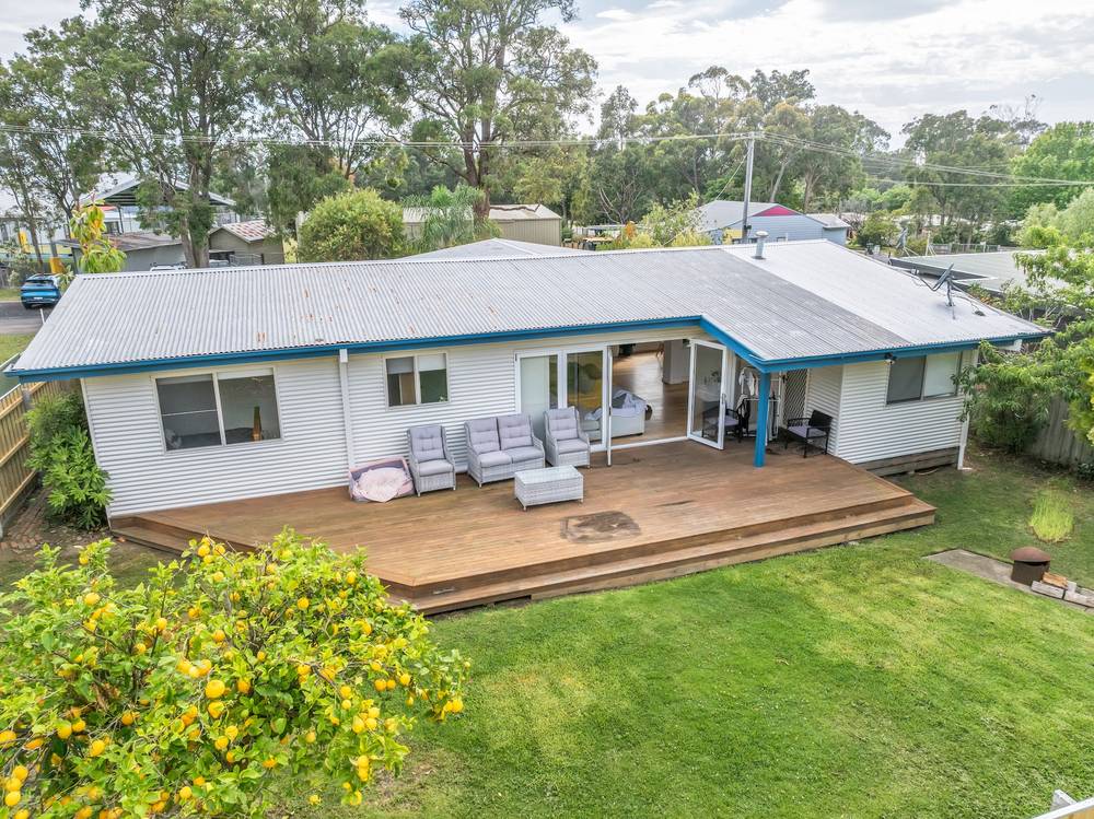5 Hunter Street, MALLACOOTA, VIC 3892