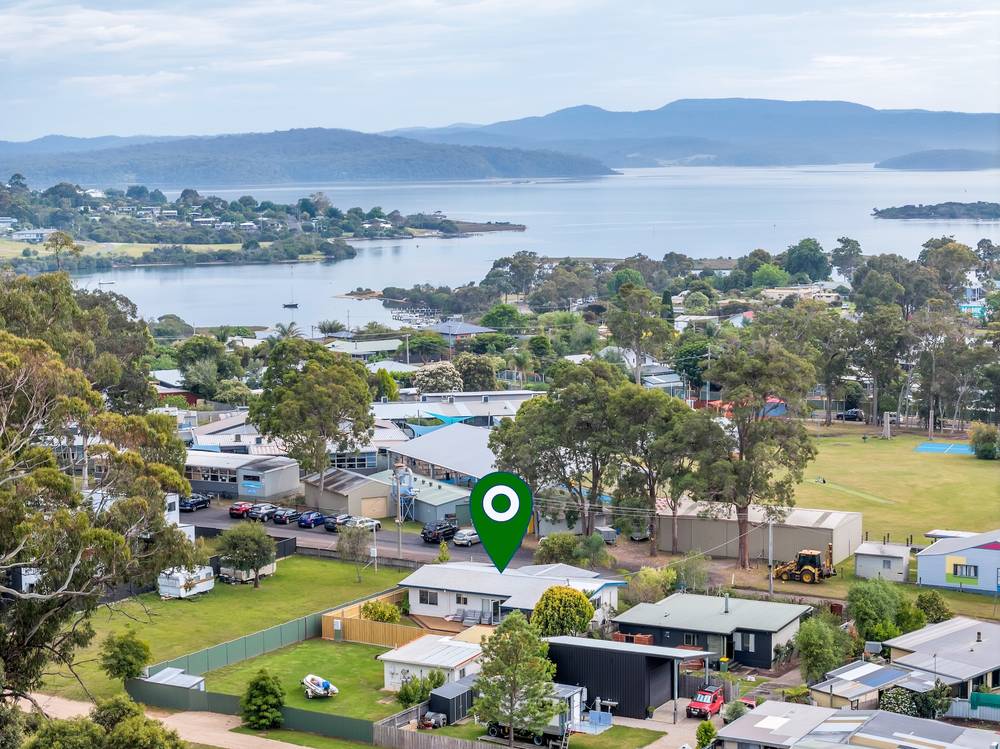 5 Hunter Street, MALLACOOTA, VIC 3892